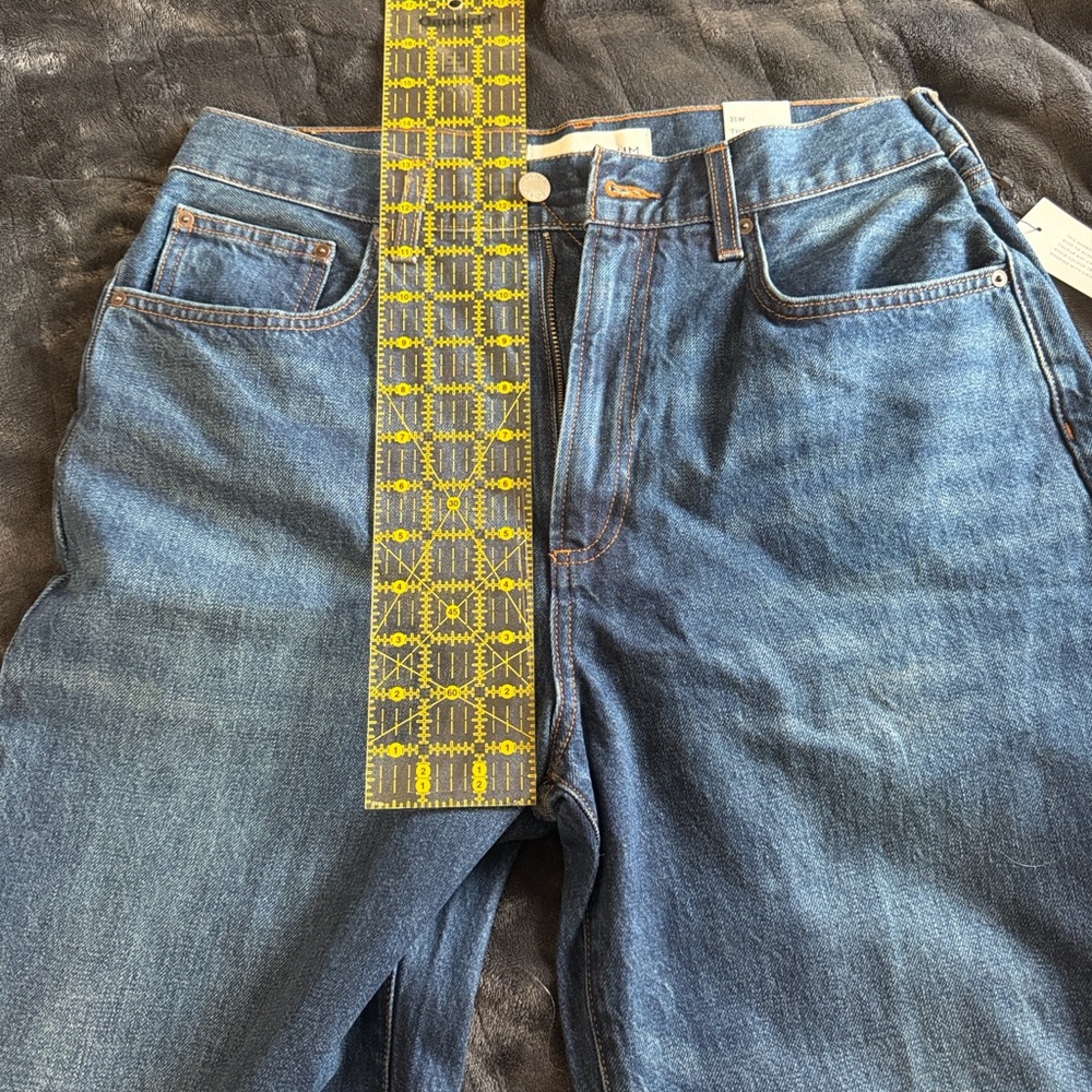 Aritzia Farrah Hi-Rise Wide Jeans in Deep Blue - Picture 8 of 8